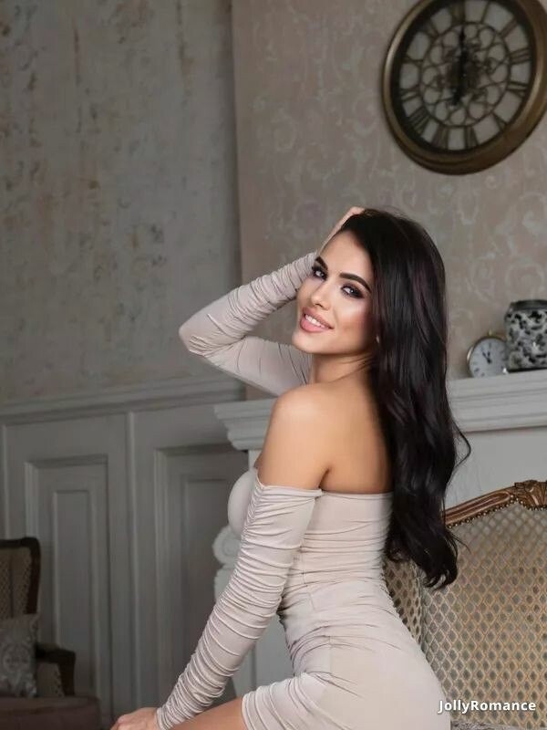 Alexandra Profile image 4