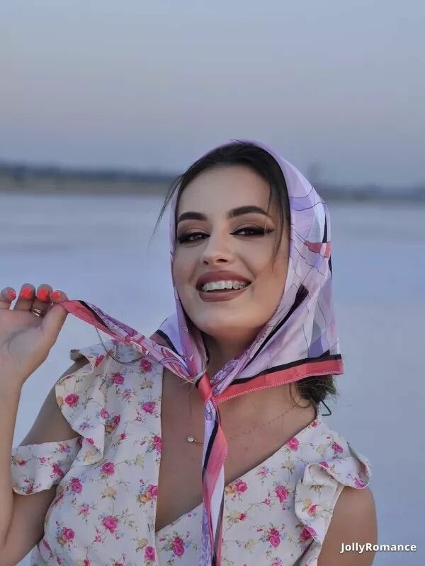 Tatiana Profile image 4