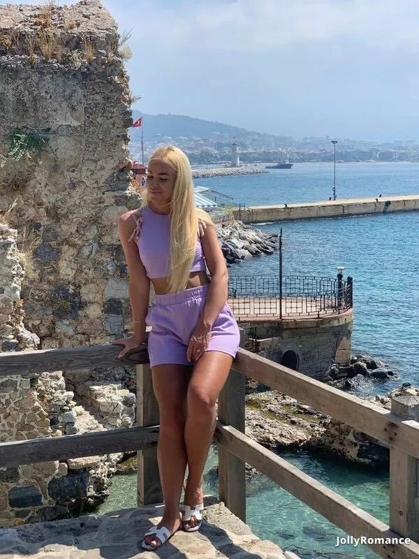 Julia Profile image 2