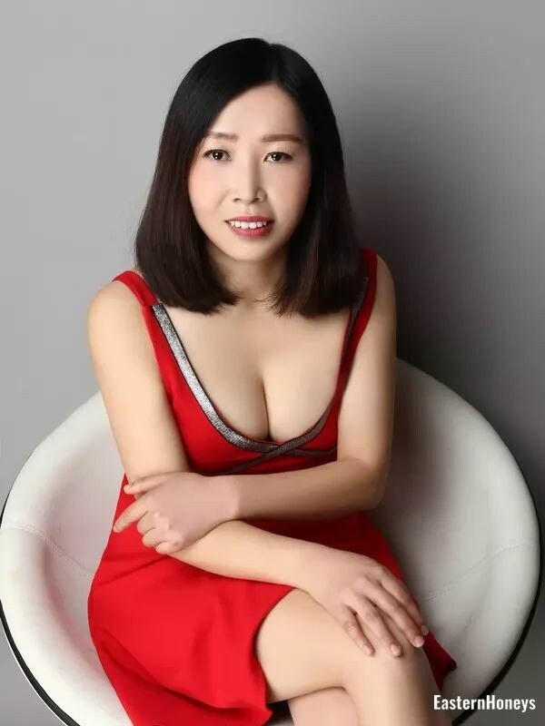 Zi Tong Profile image 4