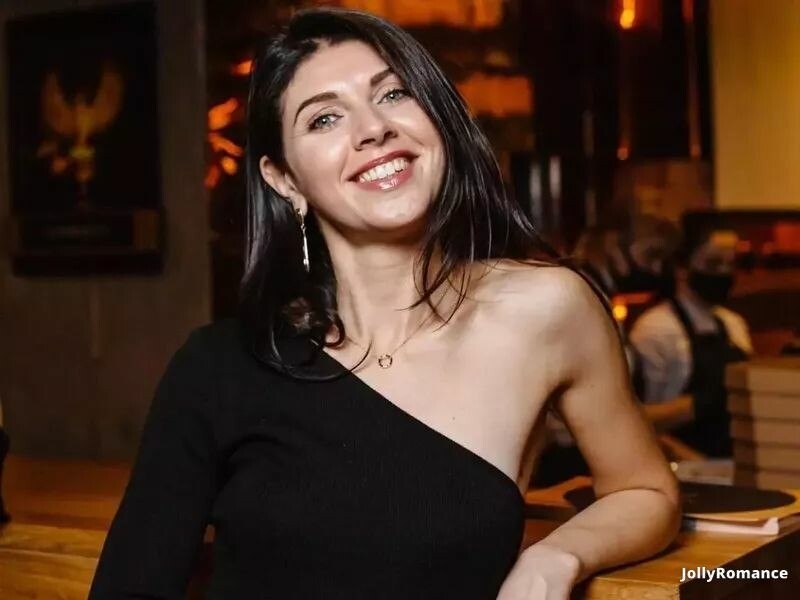 Julia Profile image 5