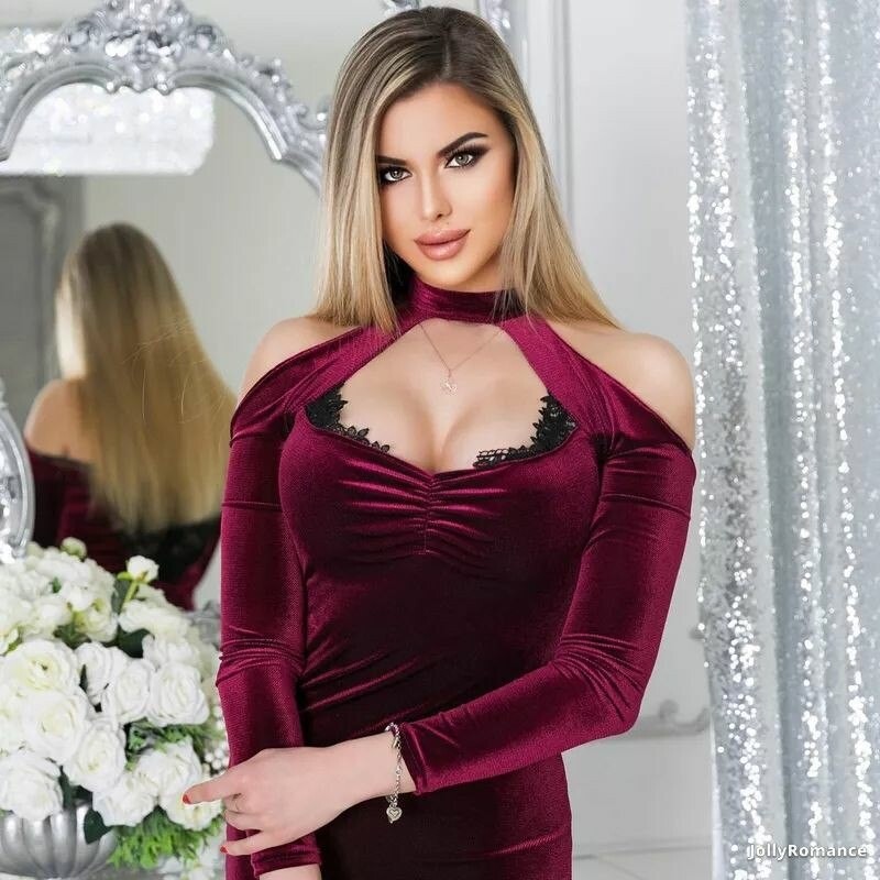 Nina Profile image 2