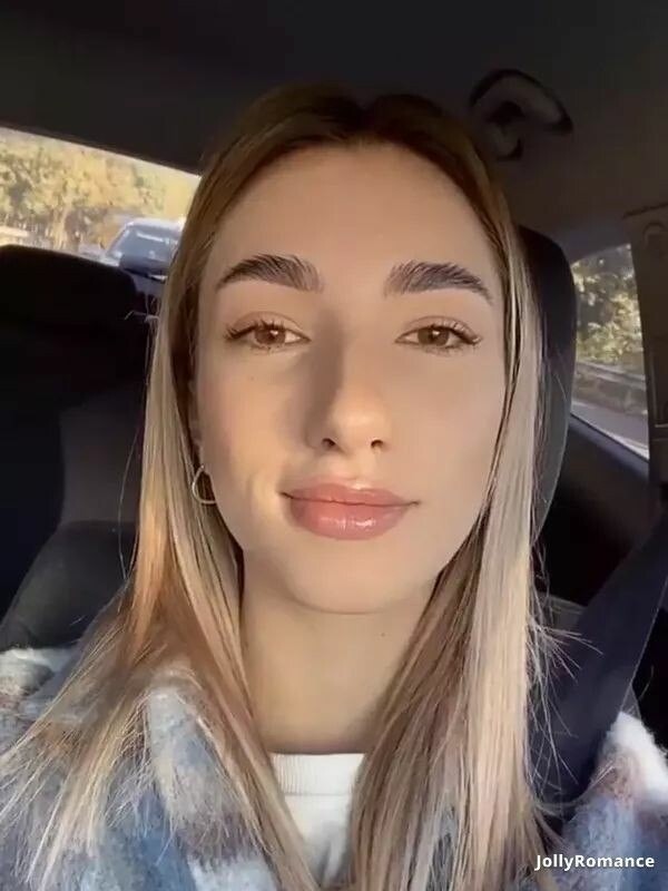 Alexandra Profile image 3