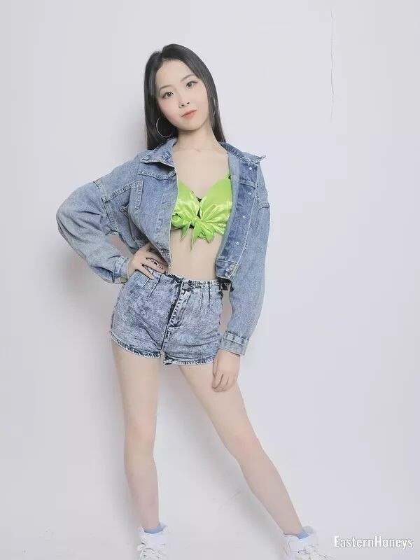 Qiongling Profile image 5