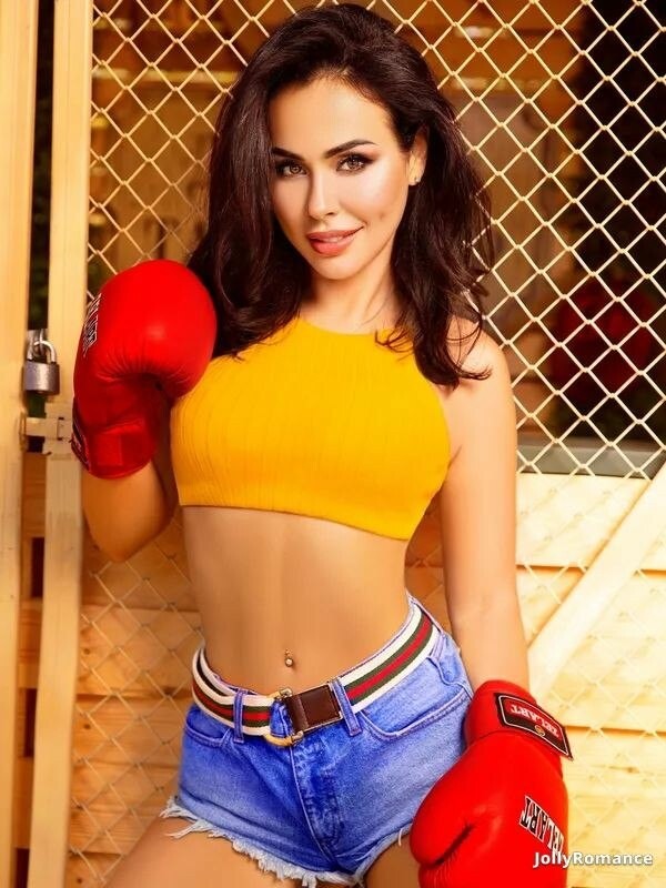 Elena Profile image 5
