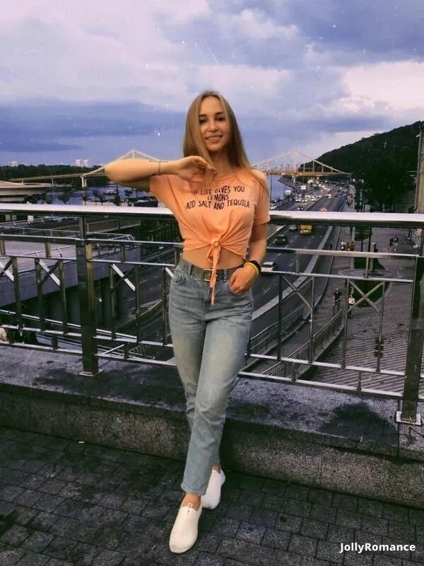 Larisa Profile image 3