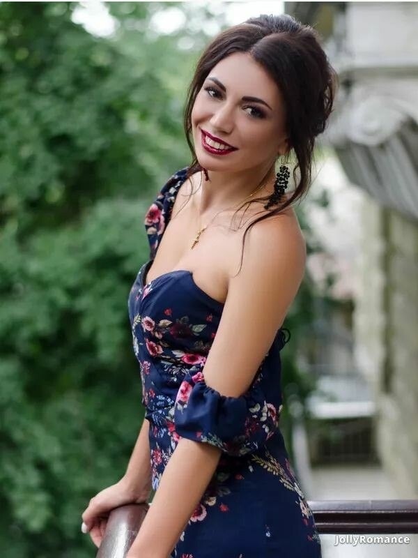 Alena Profile image 5