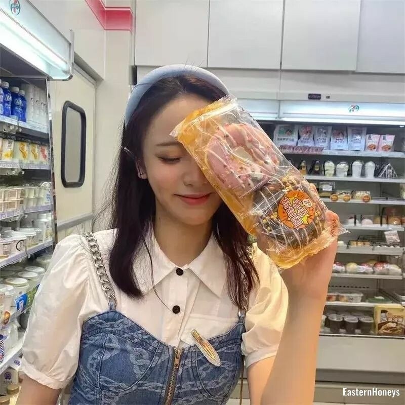 Yiyi Profile image 1