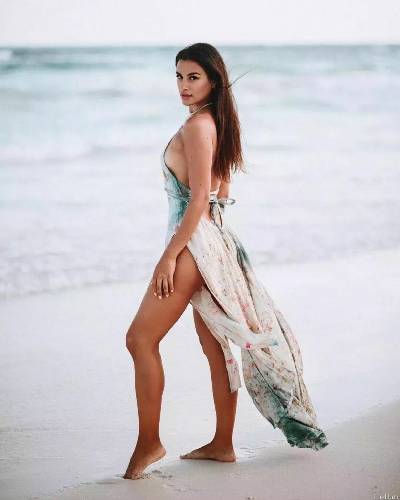 Elena Profile image 8