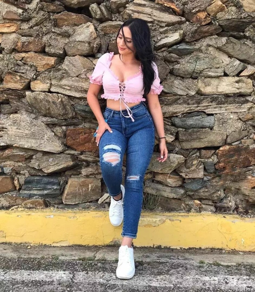 Maria Profile image 9