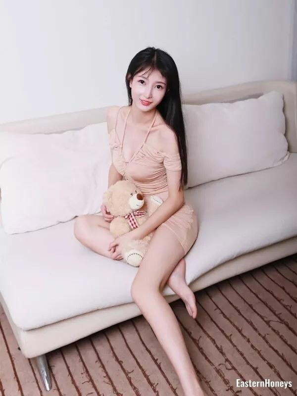 Li Profile image 4