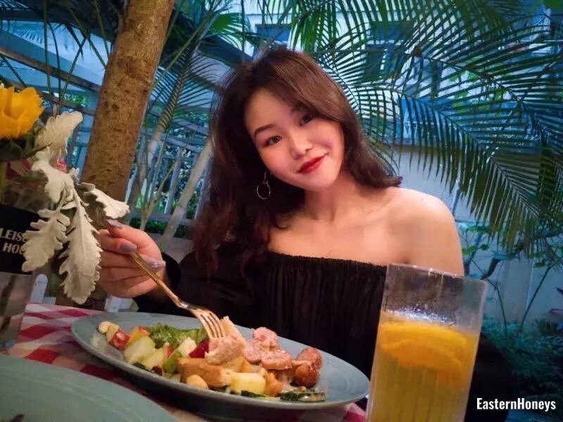 Fengyan Profile image 1