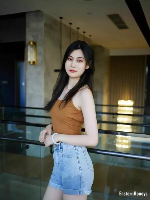 Yiyi Profile image 5