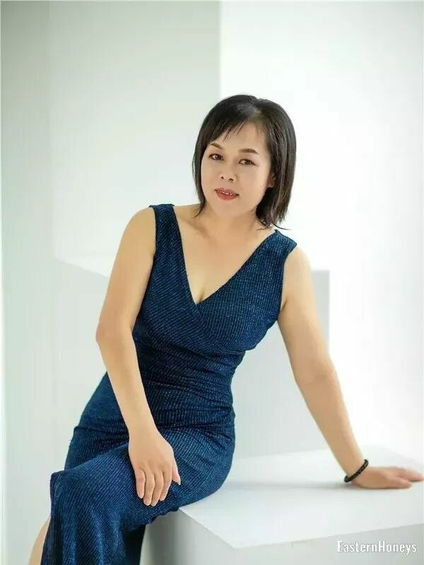 YunWei Profile image 2