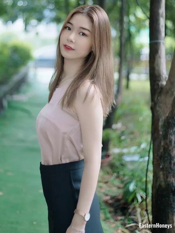 Rose Profile image 5