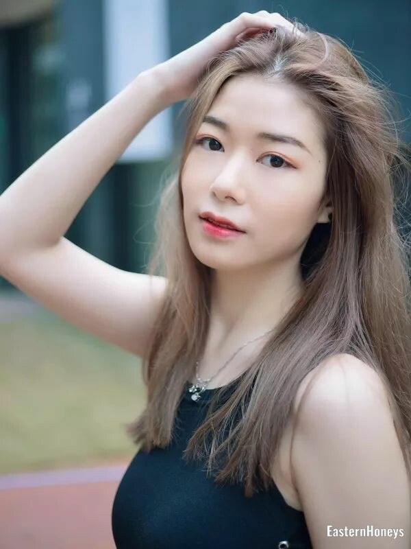 Rose Profile image 2