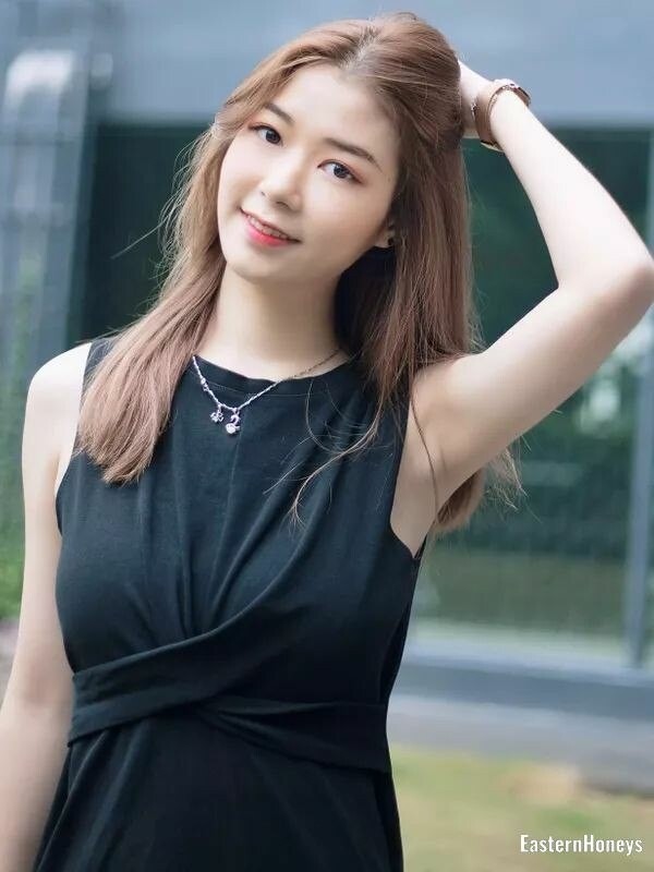 Rose Profile image 4